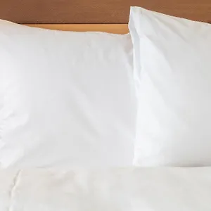 Crowne Plaza By Ihg מלון